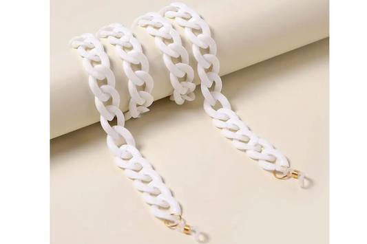 White Plastic Chain